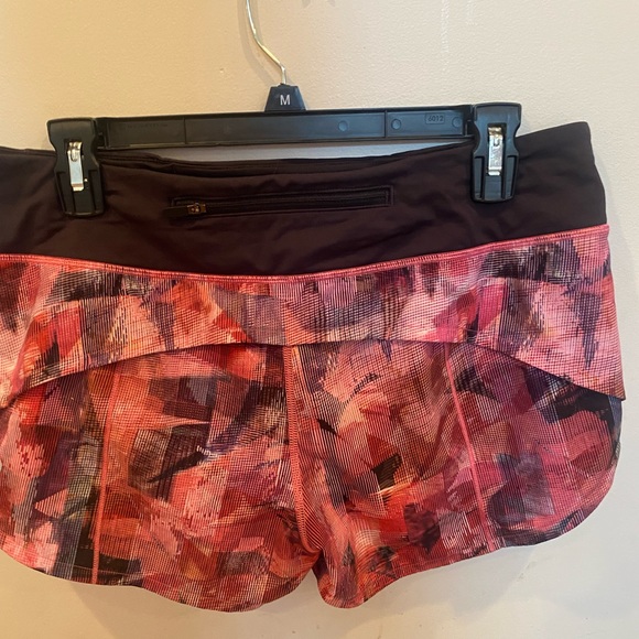 lululemon athletica Pants - Lululemon Speed shorts. Size 8. No flaws. Multicolor pattern